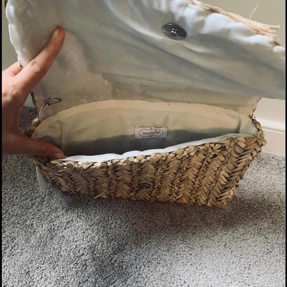 Straw Clutch - Picture 2 of 2